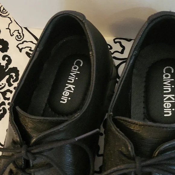 Calvin Klein Men's Black Leather Dress Shoes Size 8.5 (Like New) - Picture 4 of 10